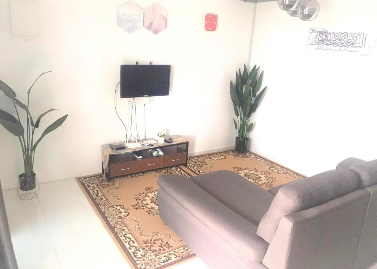 Chempaka Homestay Сери-Искандар Экстерьер фото